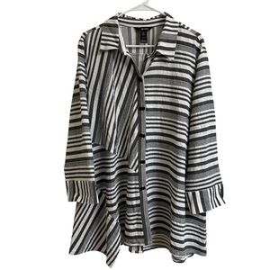Ali Miles Women Sz XL Black White Stripe Minimalist Long Tunic Top Crinkle Artsy